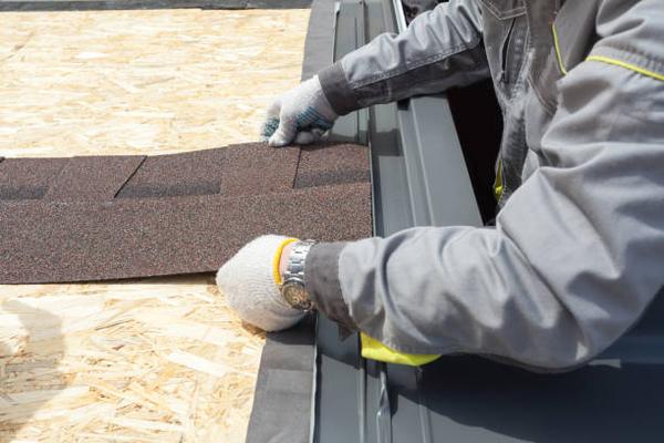 Top Tips for Choosing the Best Roofing Replacement in Hialeah