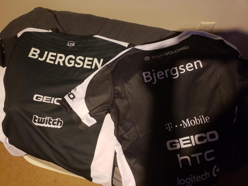 Exclusive Insights: Behind the Scenes of George Strait’s Official Merchandise